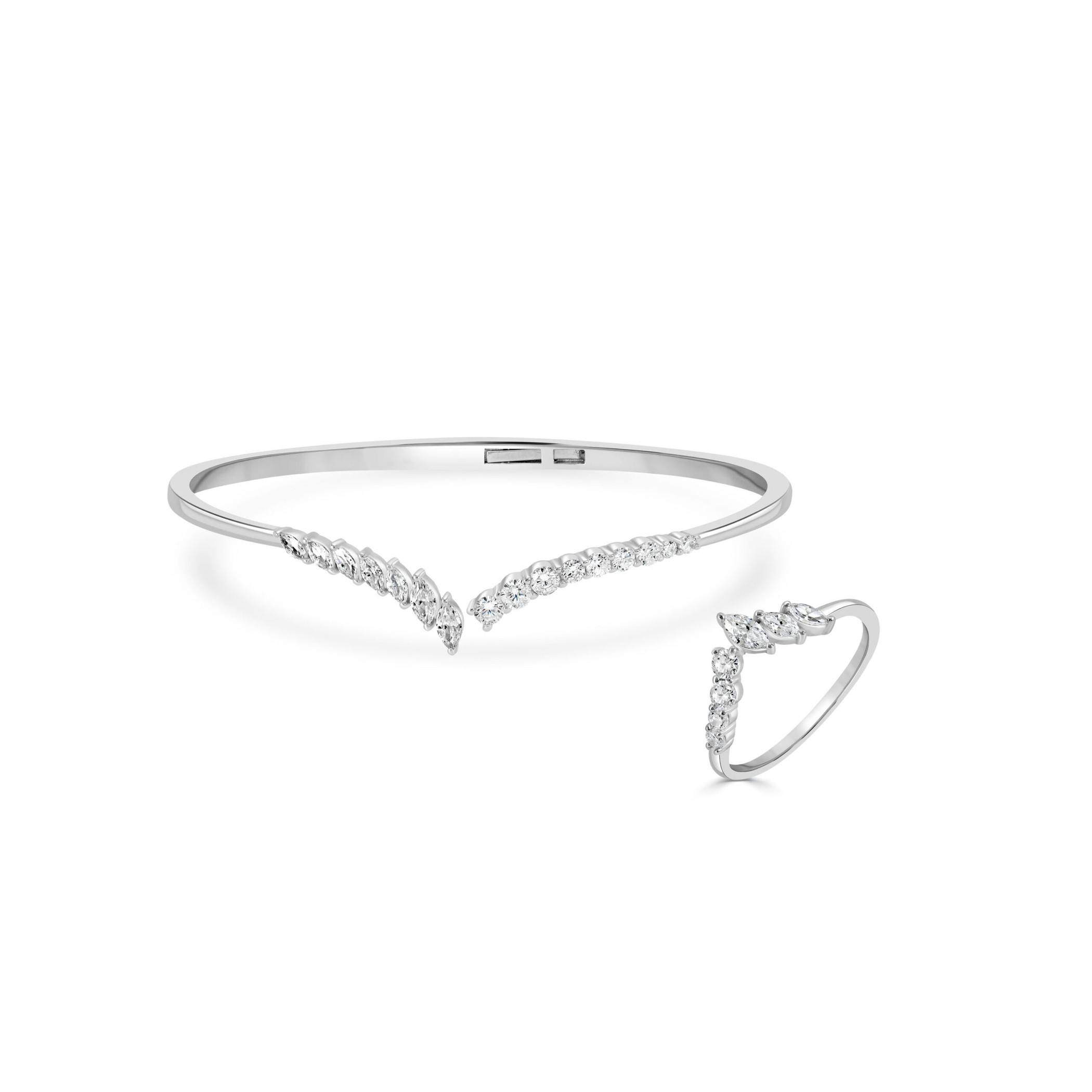Ensemble Bague & Bracelet Chevron en Argent 925 – Rivière de Zircons Ensemble bague et bracelet chevron en argent 925 serti d'une rivière de zircons
